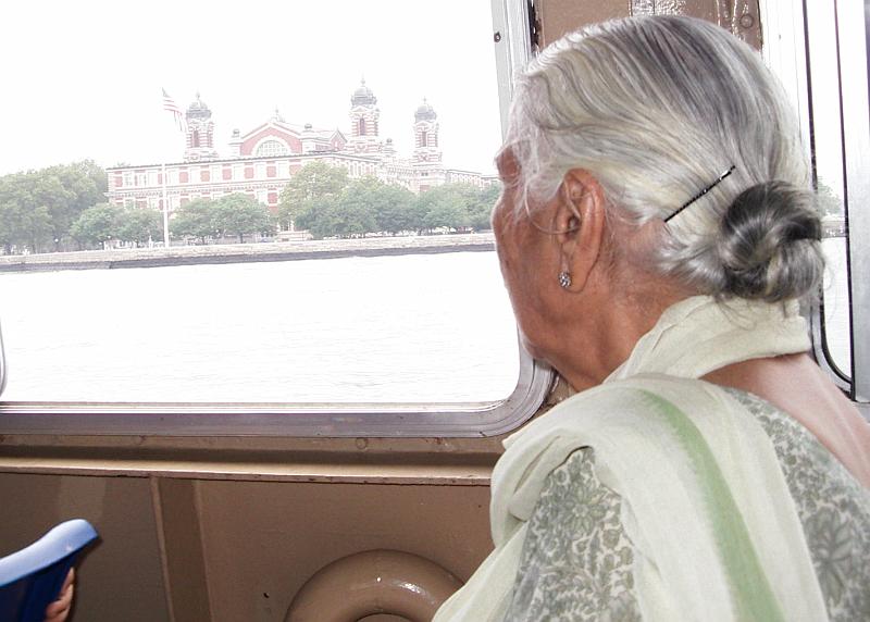 IMGP1499.JPG - Mamma Seeing Ellis Island